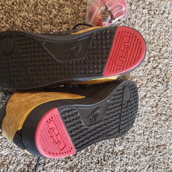 Labron James 11s - Picture 2 of 5